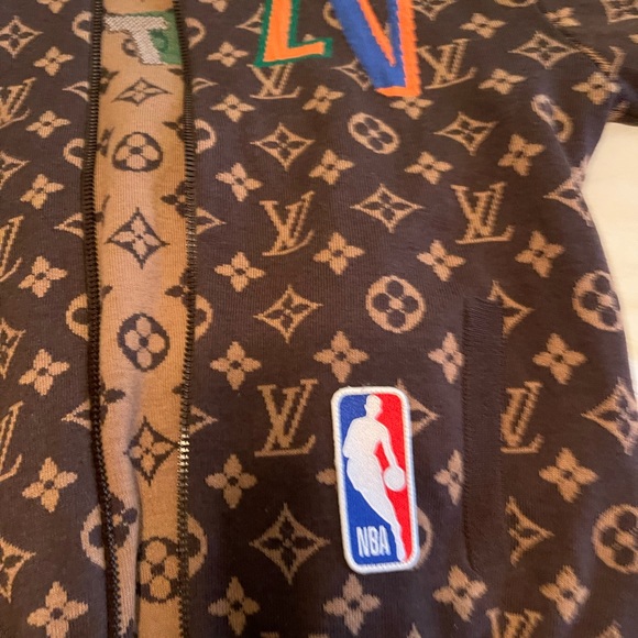 Authentic lv nba sweater - Picture 2 of 8